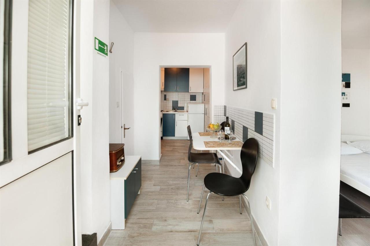 Apartments Antonija Omiš Buitenkant foto